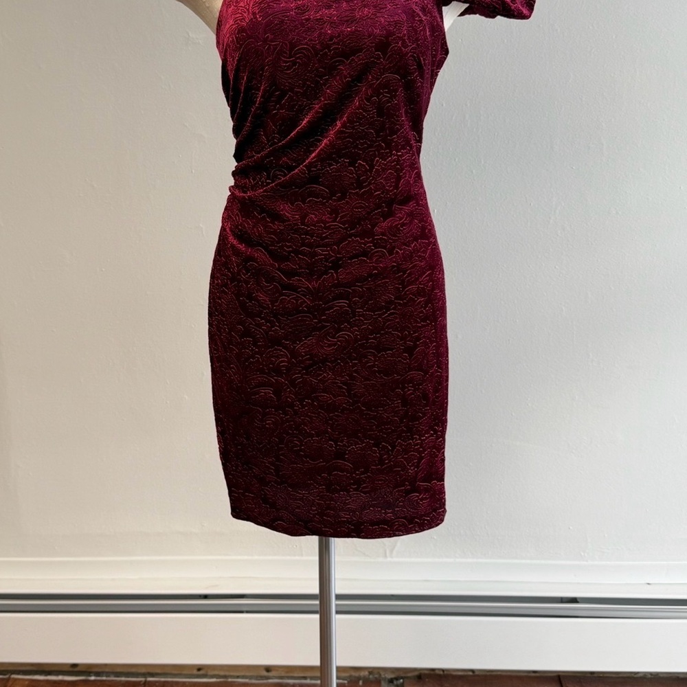 Elegant Burgundy One-Shoulder Dress